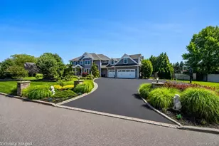 30 Hampton Dr, Center Moriches, NY 11934 - Photo 2