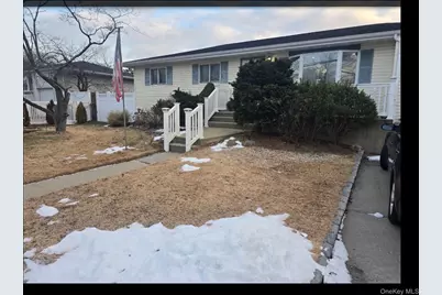 76 Harrisburg Street, Bay Shore, NY 11706 - Photo 16