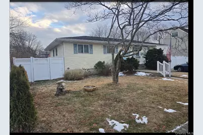 76 Harrisburg Street, Bay Shore, NY 11706 - Photo 2