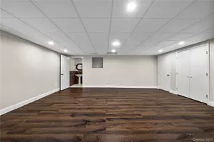 1 Yale Dr, Manhasset, NY 11030 - Photo 26