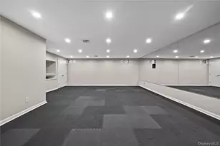 1 Yale Dr, Manhasset, NY 11030 - Photo 30