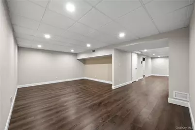 1 Yale Drive, Manhasset, NY 11030 - Photo 28