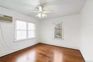 25717 Pembroke Ave, Great Neck, NY 11020 - Photo 14