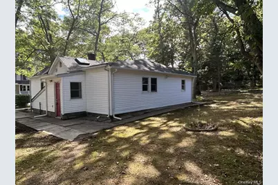 277 Prince Road, Rocky Point, NY 11778 - Photo 4