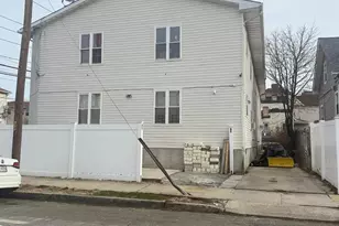 22-23 Nameoke Ave, Far Rockaway, NY 11691 - Photo 4