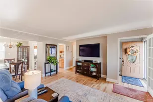 14 Cypress St, Farmingdale, NY 11735 - Photo 2