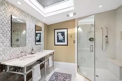 17 Dover Lane, Old Bethpage, NY 11804 - Photo 20