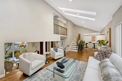 17 Dover Lane, Old Bethpage, NY 11804 - Photo 8