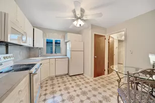 254 N Richmond Ave, Massapequa, NY 11758 - Photo 4