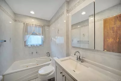 254 N Richmond Avenue, Massapequa, NY 11758 - Photo 16