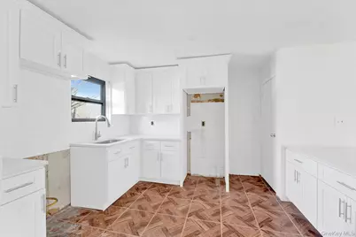 559 Cleveland Street, Brooklyn, NY 11208 - Photo 16