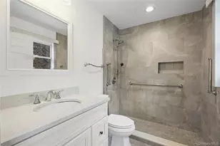 6 Hillview Ct, Commack, NY 11725 - Photo 22