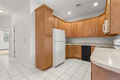 119 Francesca Way #119, Amityville, NY 11701 - Photo 10