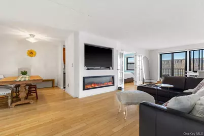 1085 Warburton Ave #304, Yonkers, NY 10701 - Photo 2