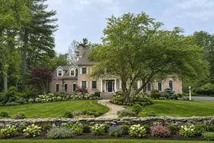 17 Stonegate Dr, Hyde Park, NY 12538 - Photo 2