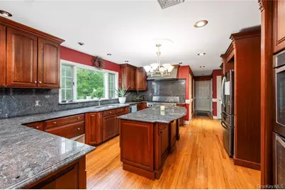 17 Stonegate Drive, Hyde Park, NY 12538 - Photo 10