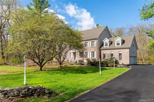 17 Stonegate Dr, Hyde Park, NY 12538 - Photo 4