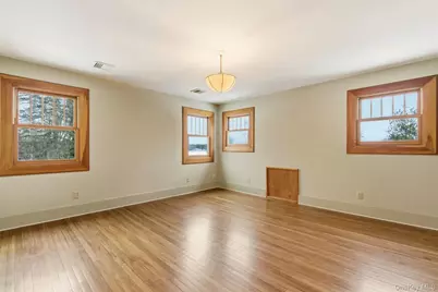 7 Landing Road, Huntington, NY 11743 - Photo 16