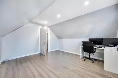 455 N Hamilton Avenue, Lindenhurst, NY 11757 - Photo 22