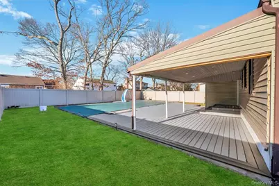 455 N Hamilton Avenue, Lindenhurst, NY 11757 - Photo 26