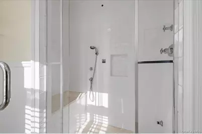 102 Sea Cliff Avenue, Sea Cliff, NY 11579 - Photo 24