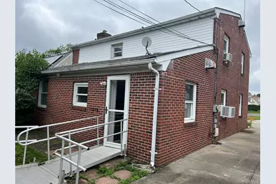 8 Gables Road, Hicksville, NY 11801 - Photo 8