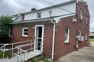 8 Gables Rd, Hicksville, NY 11801 - Photo 8