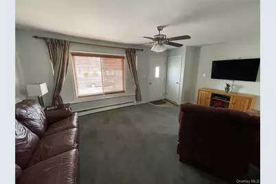 413 37th Street, Lindenhurst, NY 11757 - Photo 4