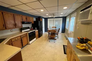 413 37th St, Lindenhurst, NY 11757 - Photo 6