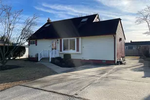 413 37th St, Lindenhurst, NY 11757 - Photo 2