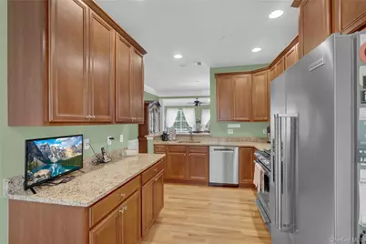 67 Warwick Drive, Massapequa, NY 11758 - Photo 10