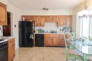 3 Dorset Way, Glen Cove, NY 11542 - Photo 2