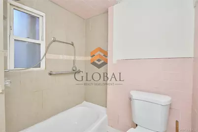865 E 215th Street, Bronx, NY 10467 - Photo 36