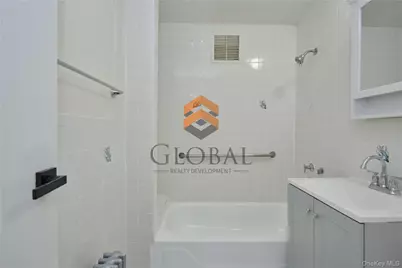 865 E 215th Street, Bronx, NY 10467 - Photo 14