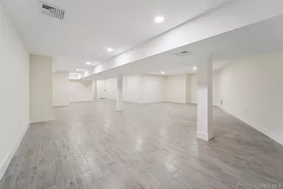 219 Mile Square Road, Yonkers, NY 10701 - Photo 32