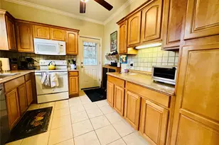 231 Manorhaven Blvd, Port Washington, NY 11050 - Photo 6