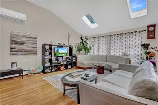 211 Cantiague Rock Rd, Westbury, NY 11590 - Photo 4