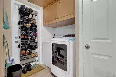 211 Cantiague Rock Road, Westbury, NY 11590 - Photo 16