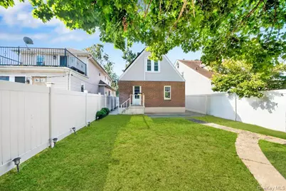 230-03 144th Avenue, Springfield Gardens, NY 11413 - Photo 18