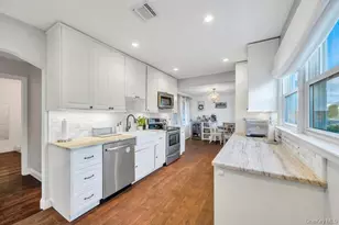 14 W Chestnut St, Farmingdale, NY 11735 - Photo 10