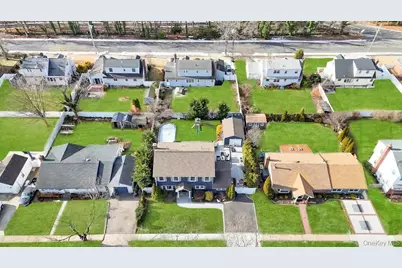 14 W Chestnut Street, Farmingdale, NY 11735 - Photo 32