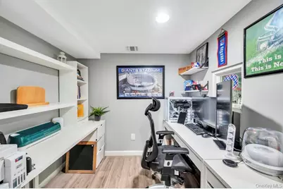 14 W Chestnut Street, Farmingdale, NY 11735 - Photo 28