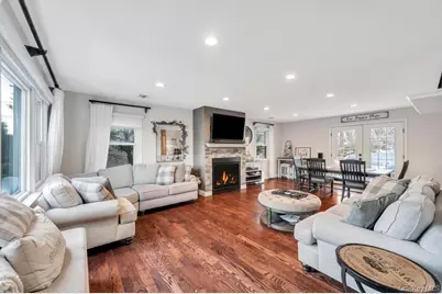 14 W Chestnut Street, Farmingdale, NY 11735 - Photo 4