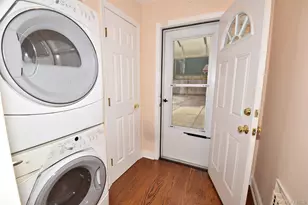 72-16 66th Dr, Middle Village, NY 11379 - Photo 8