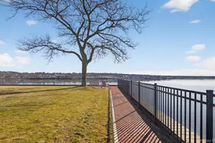 1 Toms Point Ln, Port Washington, NY 11050 - Photo 26