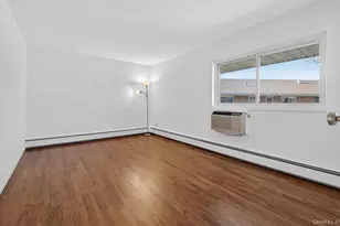 1 Toms Point Ln, Port Washington, NY 11050 - Photo 12