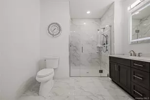 21105 Aspenwood Dr, Plainview, NY 11803 - Photo 22