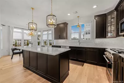 21105 Aspenwood Drive, Plainview, NY 11803 - Photo 12