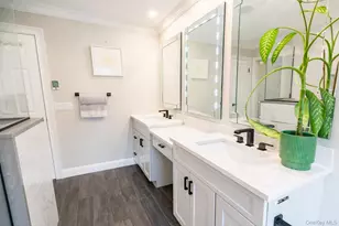 159 East Dr, Massapequa, NY 11758 - Photo 12