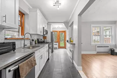 128 Kimball Terrace, Yonkers, NY 10704 - Photo 4